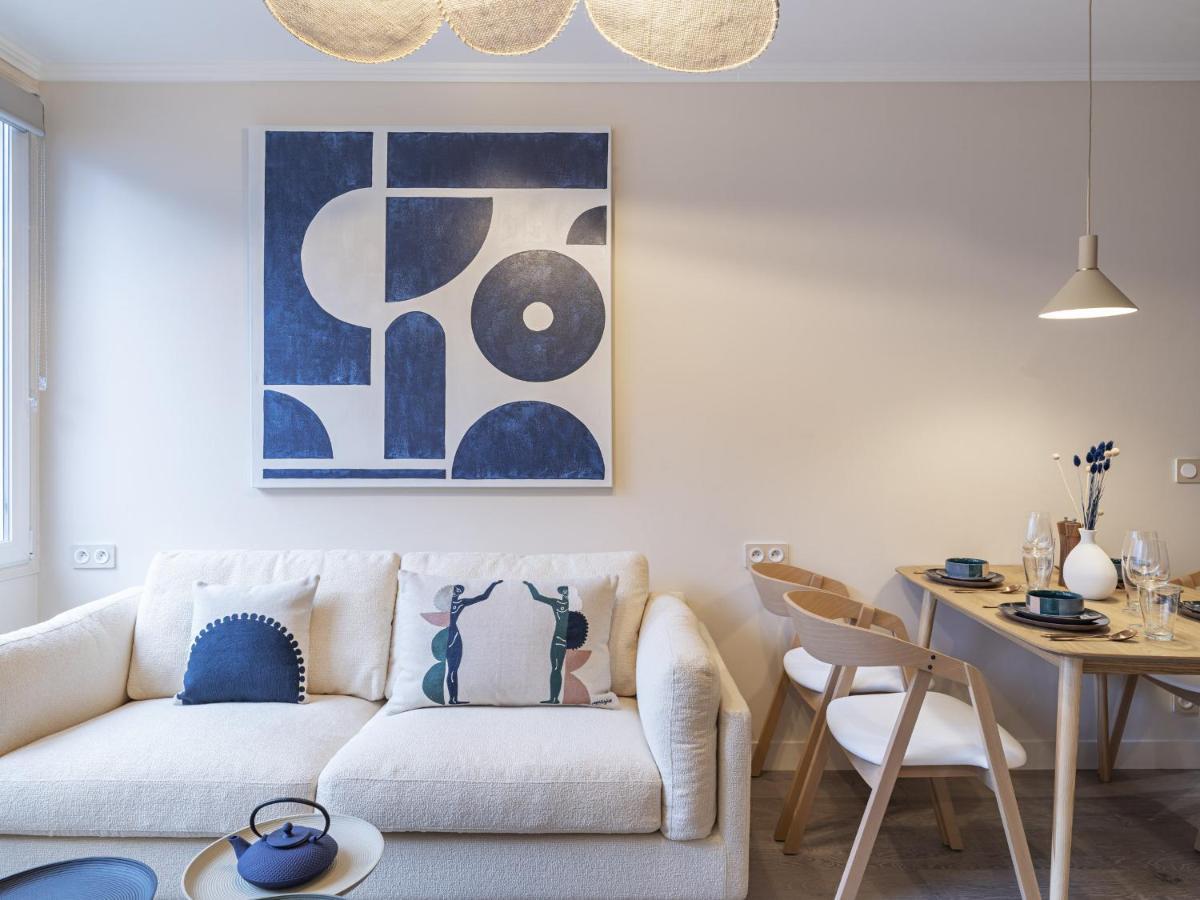 The Blue Suite On Champs Elysees Avenue パリ エクステリア 写真