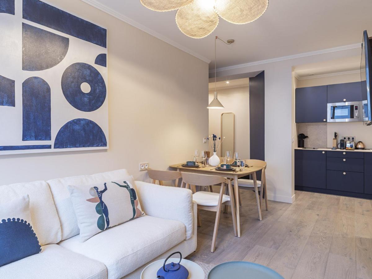 The Blue Suite On Champs Elysees Avenue パリ エクステリア 写真