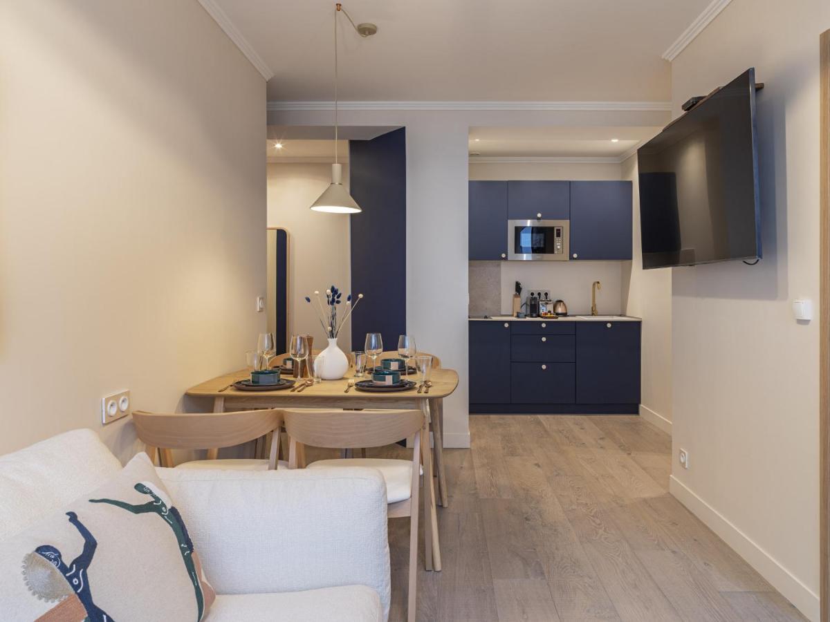 The Blue Suite On Champs Elysees Avenue パリ エクステリア 写真