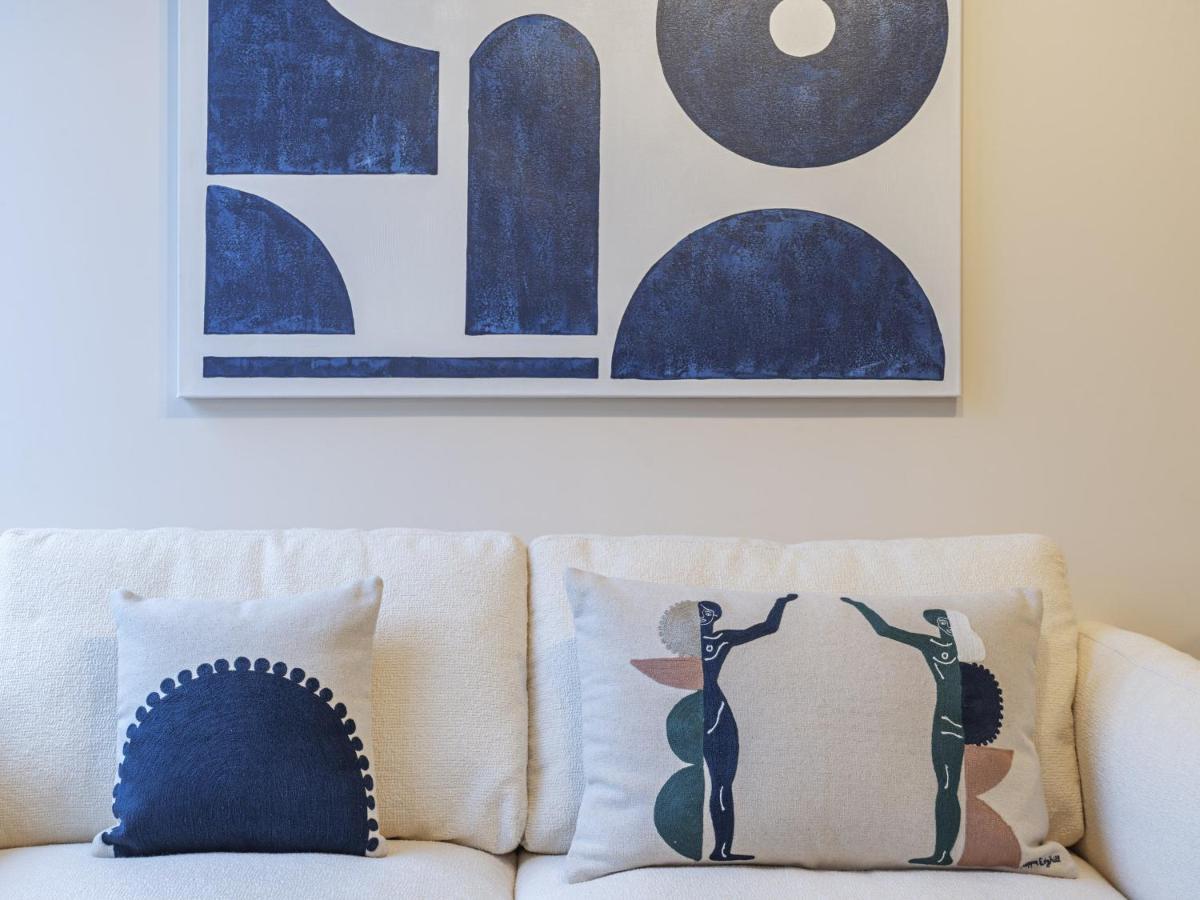 The Blue Suite On Champs Elysees Avenue パリ エクステリア 写真