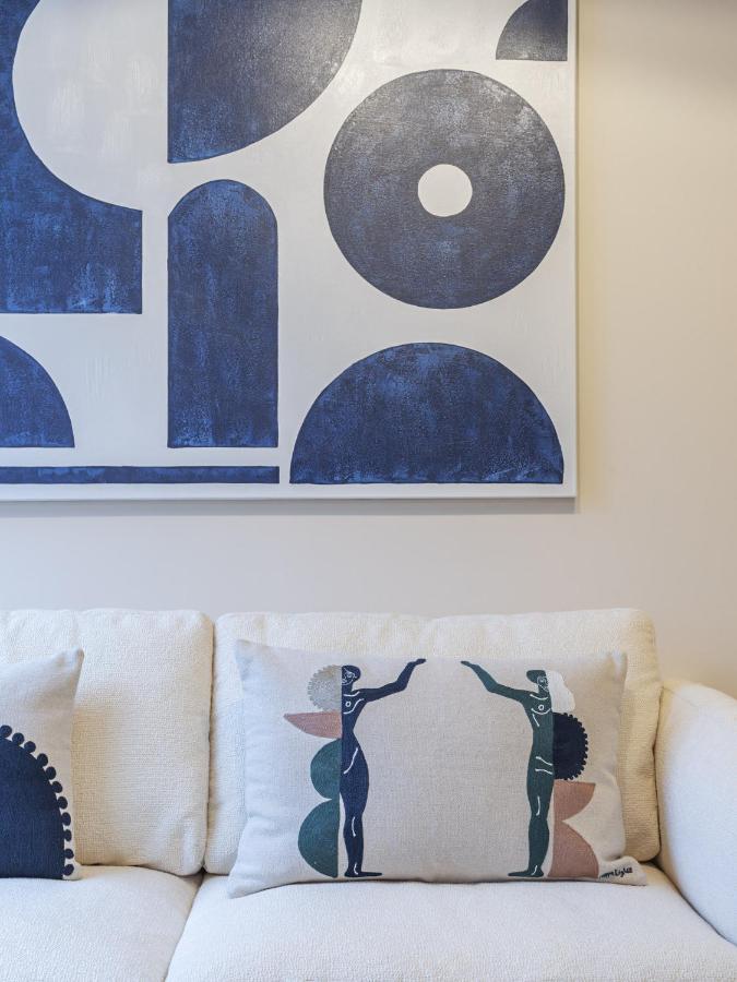 The Blue Suite On Champs Elysees Avenue パリ エクステリア 写真